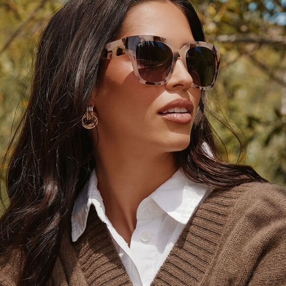 NWOT DIFF Bella lI - Picture 2 of 9